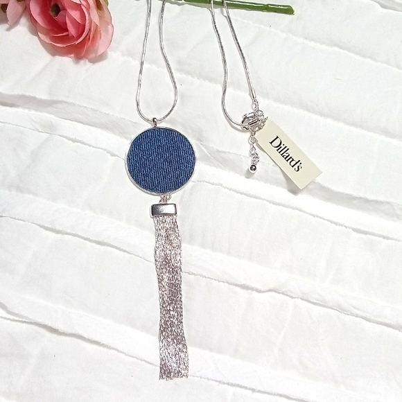 💙New Dillard's Necklace 💙 - Picture 2 of 3
